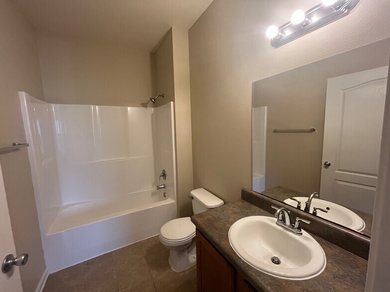 Primary Full Bath - 274 Bella Sera Ln