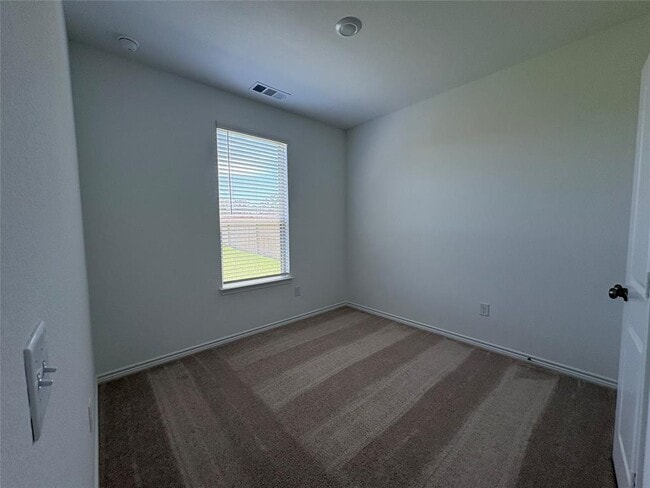 Building Photo - 15190 Cyn Rpds Rd