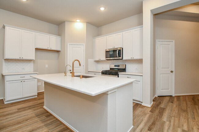 Building Photo - 1215 Carswell Grove Dr