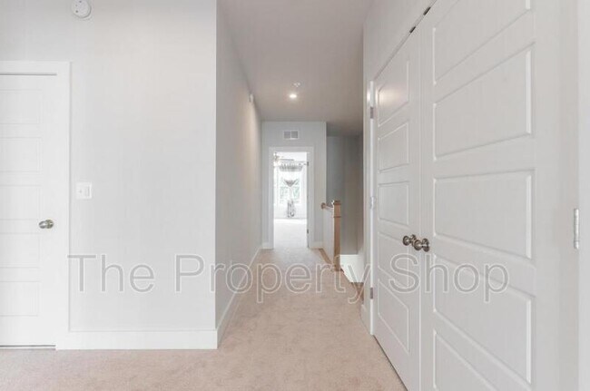 Building Photo - 2620 Lassen Pl