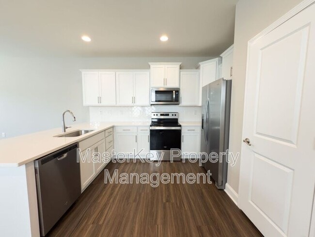 Building Photo - 96 Channel Drop Dr
