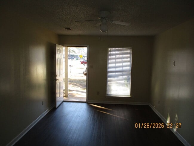 Building Photo - 305 Station Crossing Dr