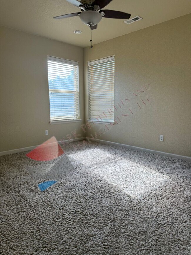 Building Photo - P&amp;D-1000-1002 First Street