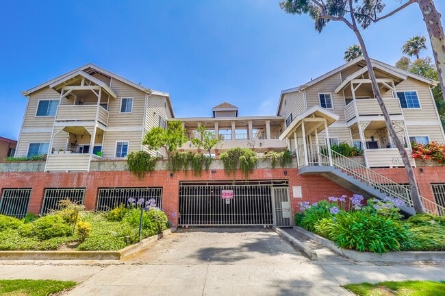 Gated parking - 600 E 97th St