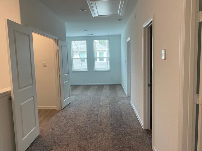 Building Photo - 504 Bristol Tide Ct