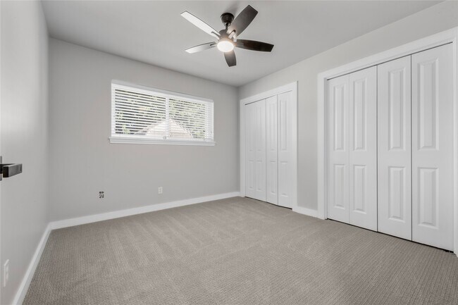 Building Photo - 9730 Wickenburg Dr