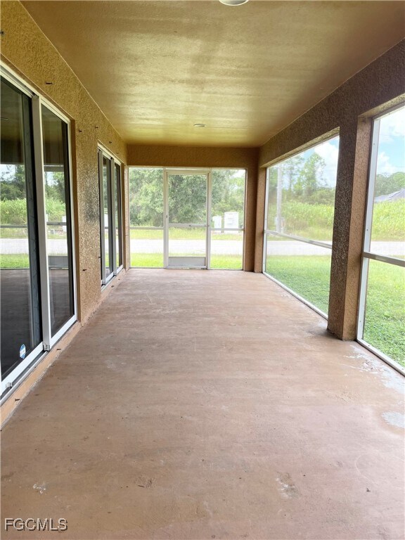 Building Photo - 825 Sunrise Blvd