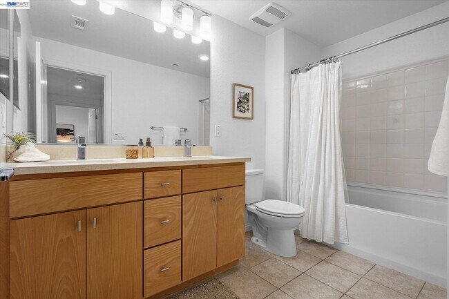 Building Photo - 2071 Mahuron Cir