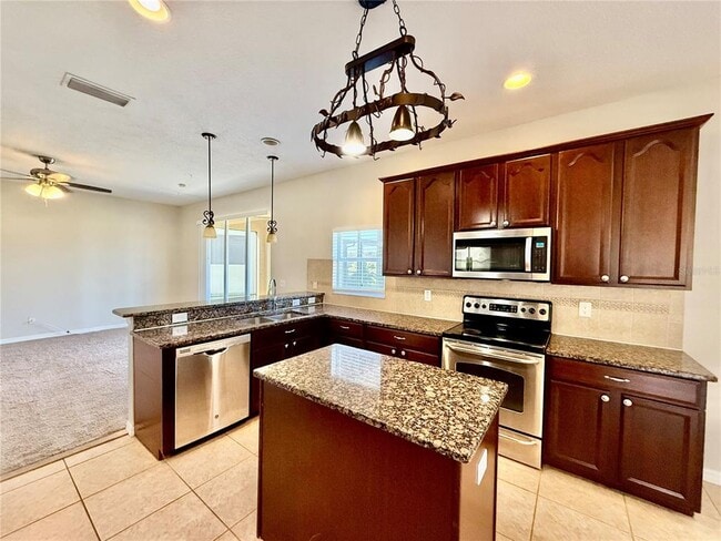 Building Photo - 11161 Creek Haven Dr