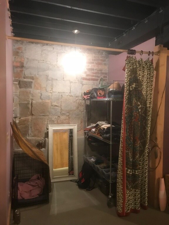 Building Photo - 304 Iron Ridge Loop