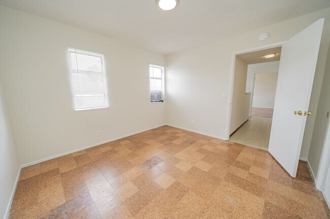 Building Photo - 1467 Russell/2880A&amp;B Sacramento