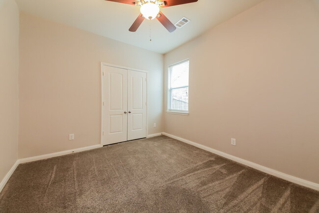 Building Photo - 1808 Sweet Gum Dr