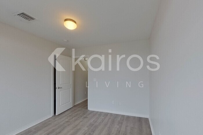 Building Photo - 2421 NW 158th St