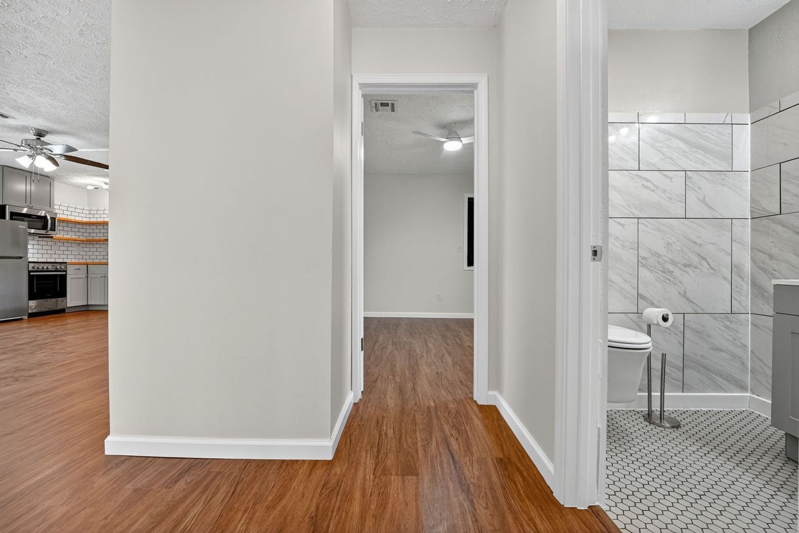 Building Photo - 16200 Round Mountain Rd