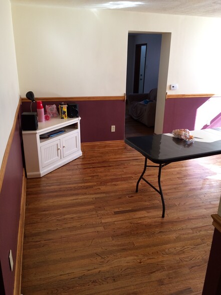 Building Photo - 108 S 11th St