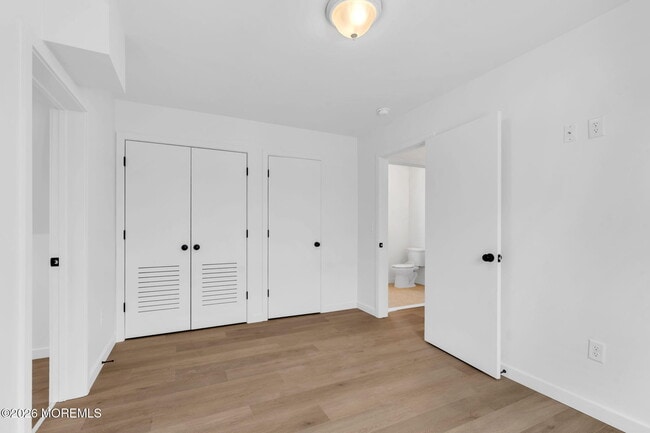 Building Photo - 211 Dewitt Ave