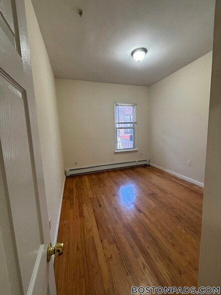 Building Photo - 16 Chelsea St