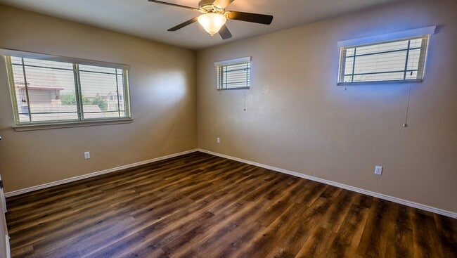 Building Photo - 17208 Bridgefarmer Blvd