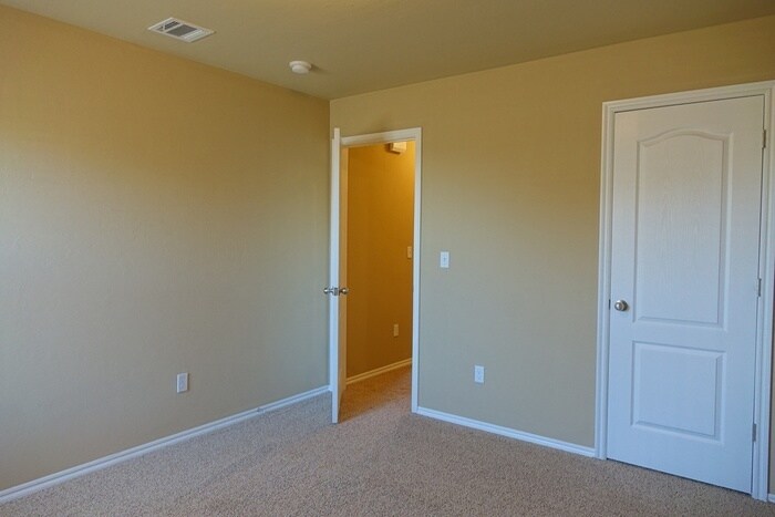 Building Photo - 13312 Beaumont Dr