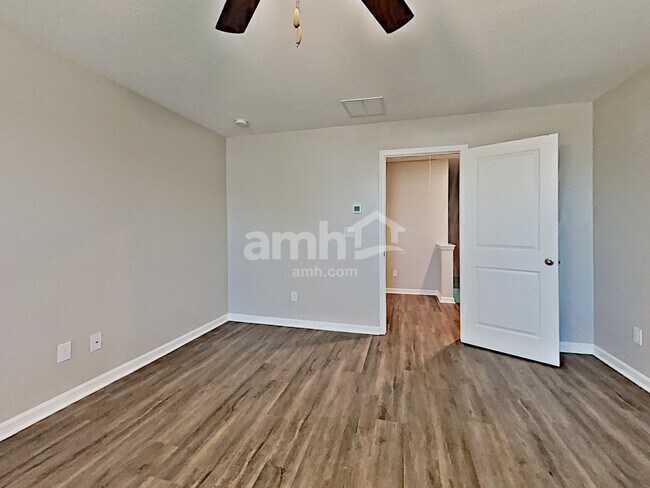 Building Photo - 4895 Bridle Path