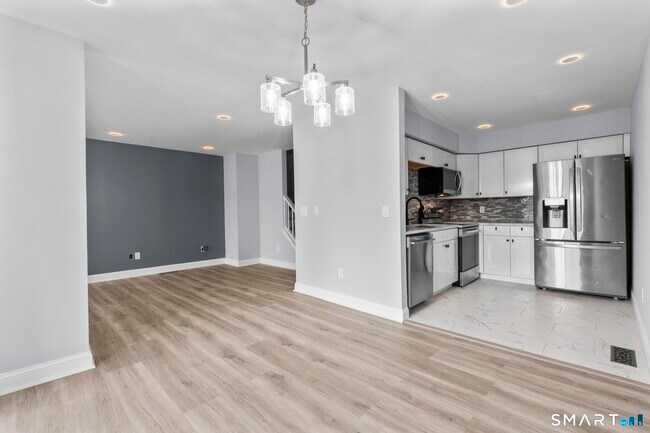 Building Photo - 133 Peddlers Dr