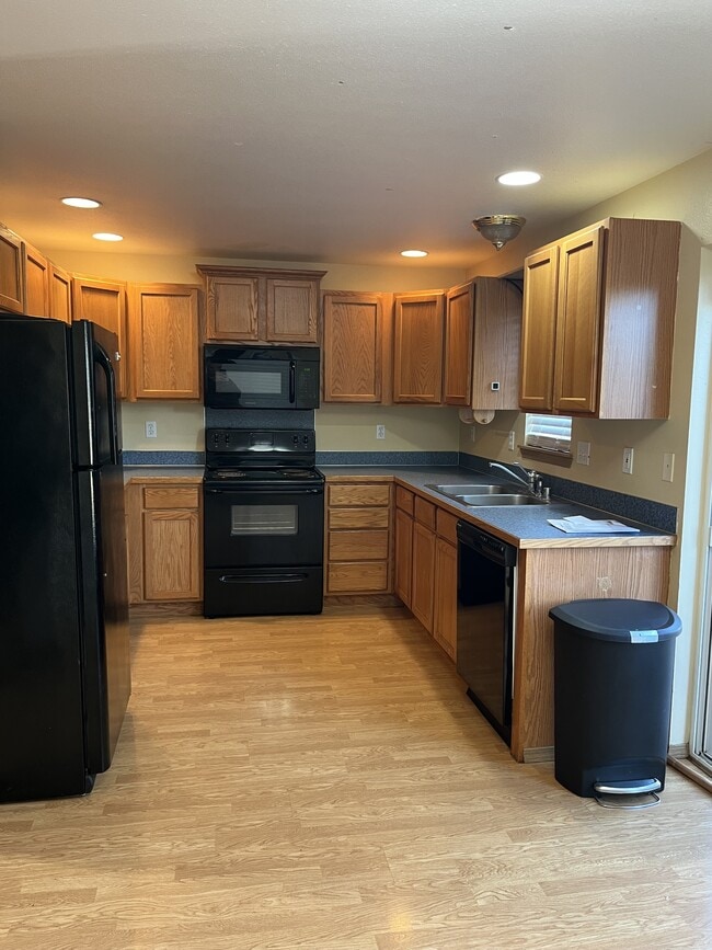 Building Photo - 224 Wyandotte Ave