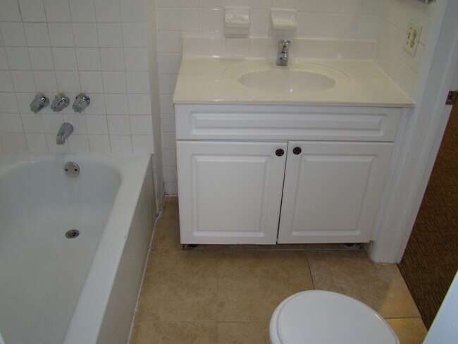 Building Photo - $$ Move-In Special: One Month Free + Compe...