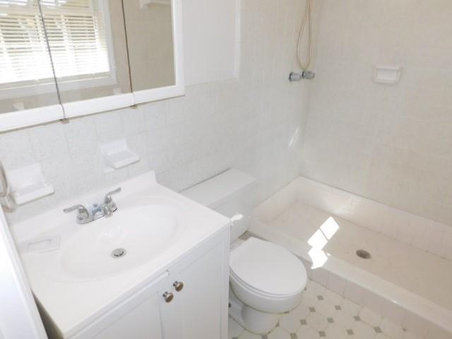 Building Photo - 879 Forest Ridge Dr SE