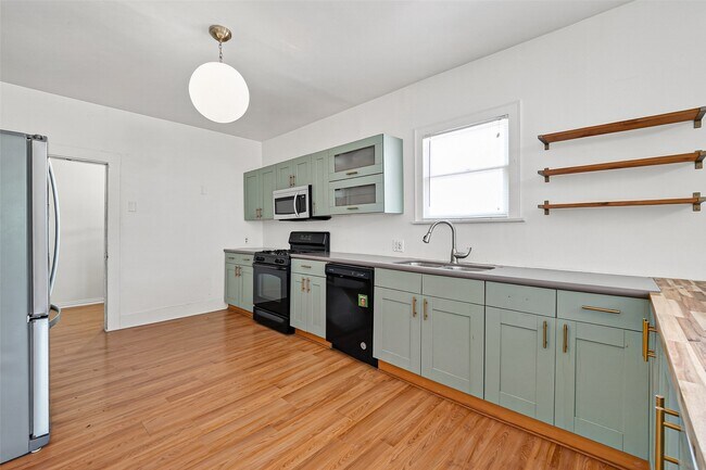 Building Photo - 2519 Stevens St