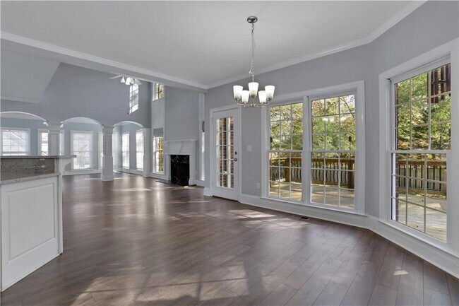 Building Photo - 127 Tara Blvd