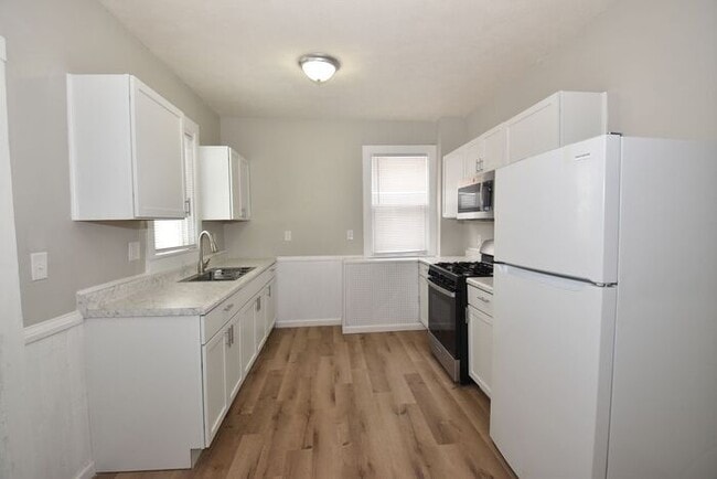Building Photo - Price Reduced! 4 bedroom 2 story Single Family Home