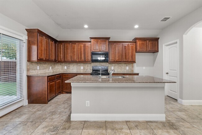Building Photo - 3733 Cecelia Ln