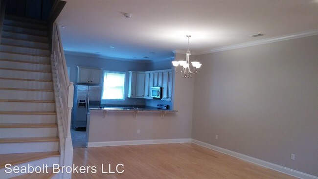 Building Photo - 310 E 31st St