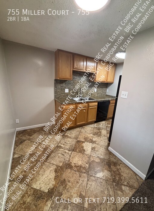 Building Photo - 755 Miller Ct