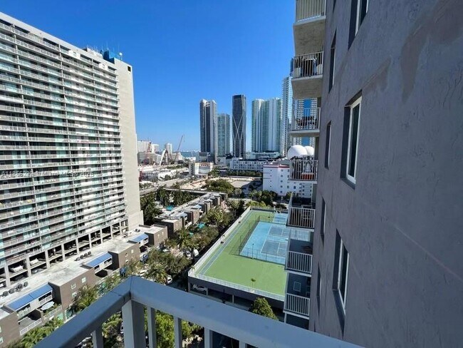 Building Photo - 850 N Miami Ave
