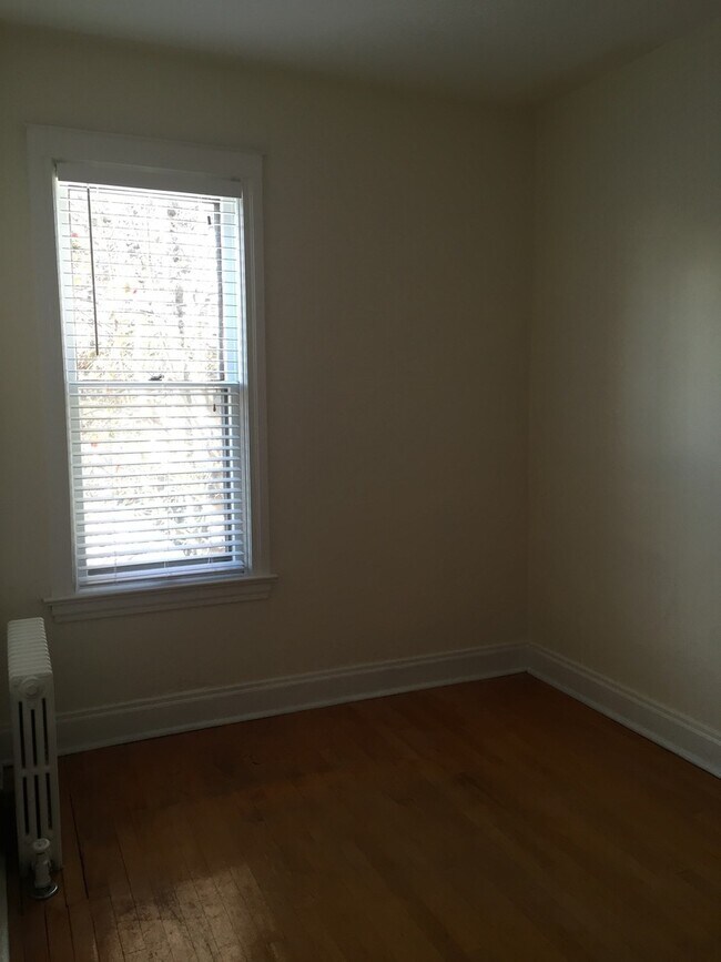 Building Photo - 109-111 Duplex