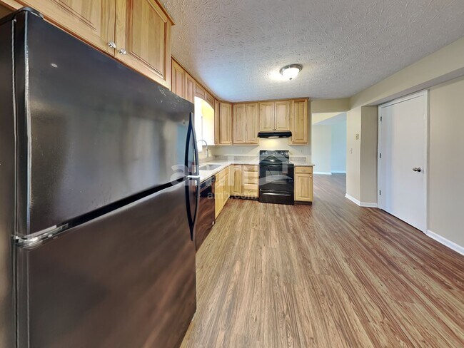 Building Photo - 3559 High Creek Dr