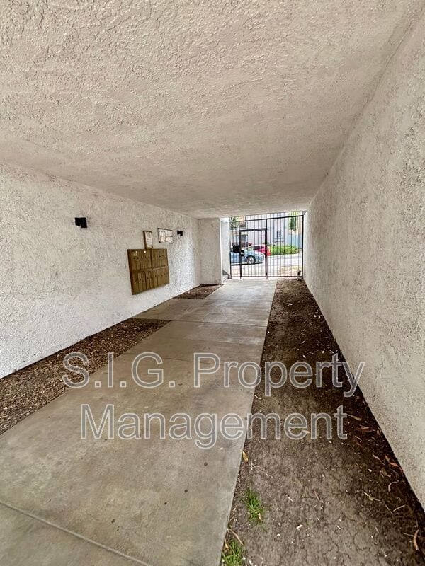 Building Photo - 10635 Sherman Grove Ave