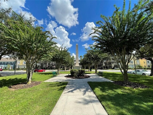 Building Photo - 1020 Siena Park Blvd W