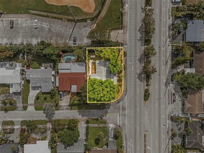 Building Photo - 832 NW 28th St