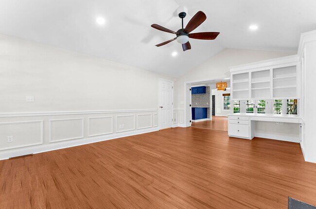 Building Photo - 774 Creekside Dr