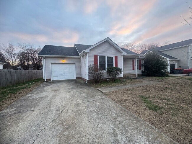 Building Photo - Charming Single Family Home in Clarksville