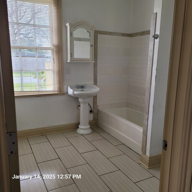 Building Photo - 1911 Ricouard Rd