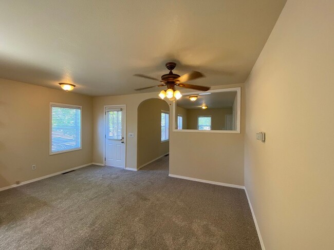 Building Photo - Charming Two Bedroom Napa Home for Rent – ...