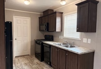 Building Photo - 180 W Orleans Ct