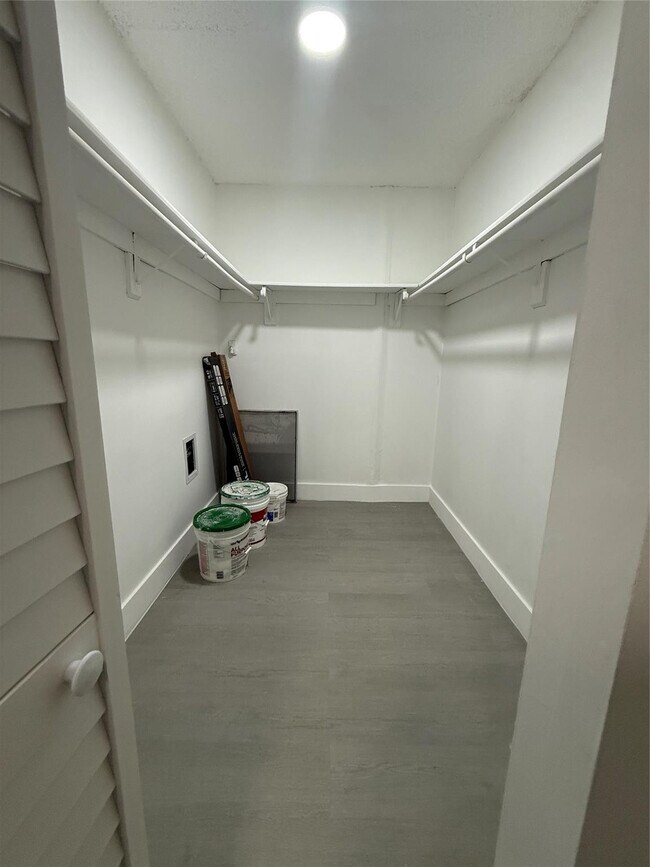 Building Photo - 2800 NW 56th Ave