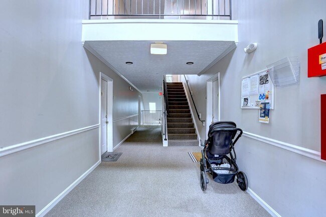 Building Photo - 2056 Quaker Way