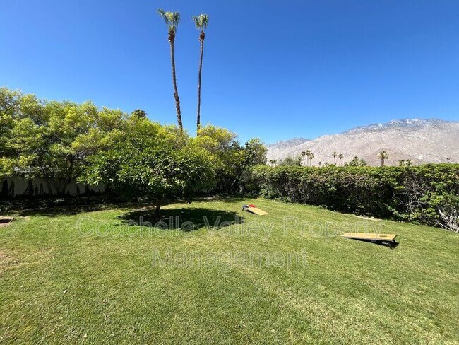 Building Photo - 643 N Vía Acapulco