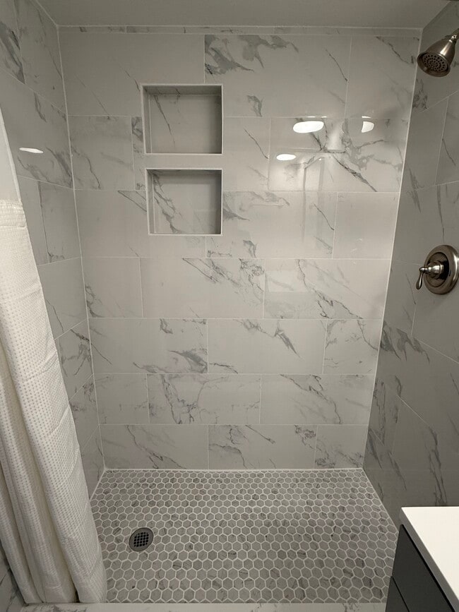 Building Photo - 1481 Barry St