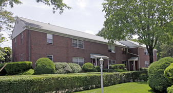 Building Photo - Teaneck Garden Apartments